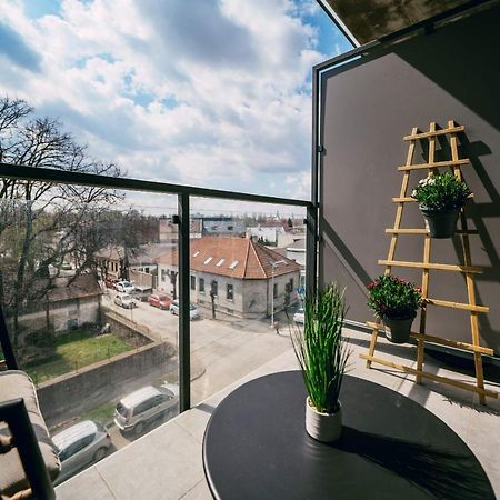 Luxury Apartment W. City Views In Kosice Old Town Esterno foto