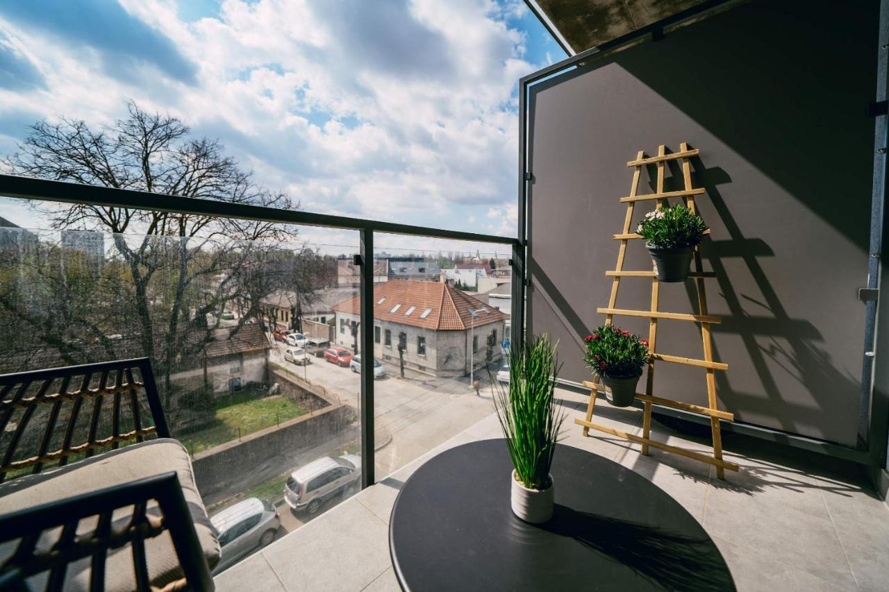 Luxury Apartment W. City Views In Kosice Old Town Esterno foto